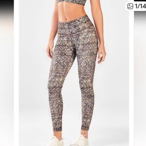 Fabletics define power hold legging